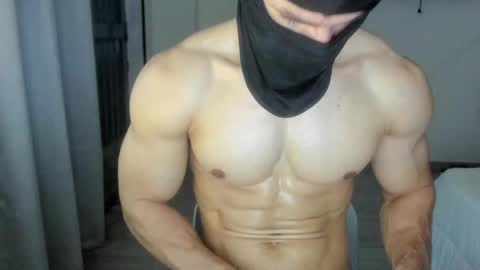 Snapshot of mysterious_muscles chatting on 04-14-26, 11:00 mysterious_muscles online show from 04-14-26, 11:00