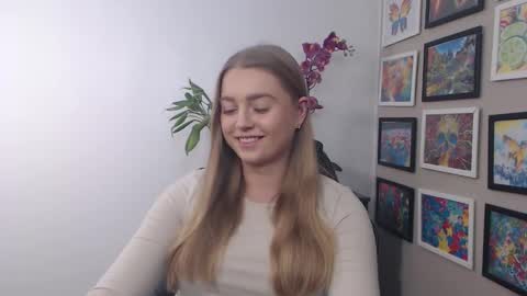 Snapshot of mysteryericax chatting on 12-03-24, 01:10 Erica online show from 12-03-24, 01:10