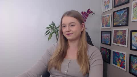 Snapshot of mysteryericax chatting on 12-04-24, 08:56 Erica online show from 12-04-24, 08:56
