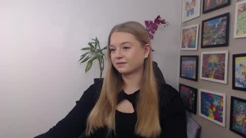 Snapshot of mysteryericax chatting on 12-05-24, 09:06 Erica online show from 12-05-24, 09:06