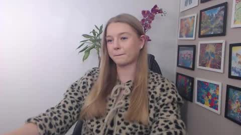 Snapshot of mysteryericax chatting on 12-10-24, 10:17 Erica online show from 12-10-24, 10:17