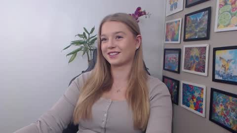 Snapshot of mysteryericax chatting on 12-13-24, 09:24 Erica online show from 12-13-24, 09:24