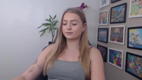 Snapshot of mysteryericax chatting on 12-16-24, 11:12 Erica online show from 12-16-24, 11:12