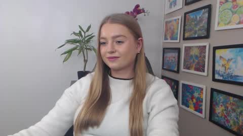 Snapshot of mysteryericax chatting on 12-16-24, 05:22 Erica online show from 12-16-24, 05:22