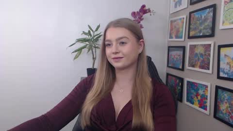 Snapshot of mysteryericax chatting on 12-19-24, 12:12 Erica online show from 12-19-24, 12:12