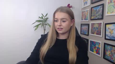 Snapshot of mysteryericax chatting on 12-20-24, 04:04 Erica online show from 12-20-24, 04:04