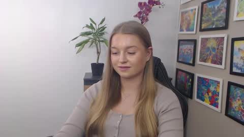 Snapshot of mysteryericax chatting on 01-15-25, 12:36 Erica online show from 01-15-25, 12:36