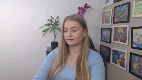 Snapshot of mysteryericax chatting on 01-17-25, 02:07 Erica online show from 01-17-25, 02:07