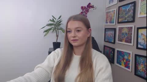 Snapshot of mysteryericax chatting on 01-22-25, 07:46 Erica online show from 01-22-25, 07:46