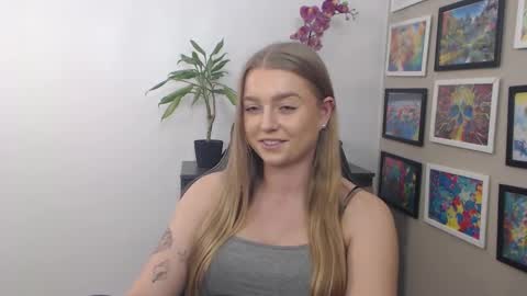 Snapshot of mysteryericax chatting on 01-28-25, 05:56 Erica online show from 01-28-25, 05:56