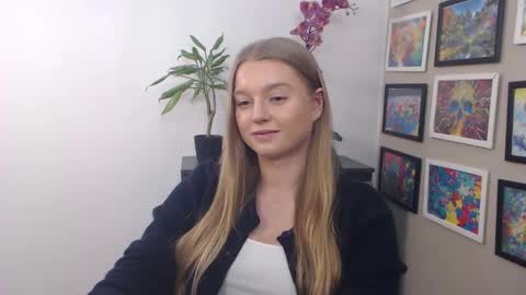 Snapshot of mysteryericax chatting on 01-29-25, 12:56 Erica online show from 01-29-25, 12:56