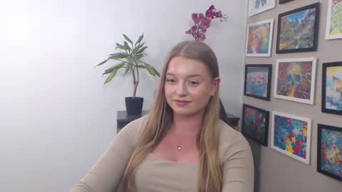 Snapshot of mysteryericax chatting on 02-04-25, 01:59 Erica online show from 02-04-25, 01:59
