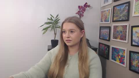 Snapshot of mysteryericax chatting on 02-05-25, 08:00 Erica online show from 02-05-25, 08:00