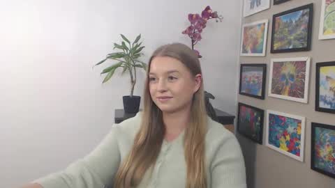 Snapshot of mysteryericax chatting on 02-05-25, 11:02 Erica online show from 02-05-25, 11:02