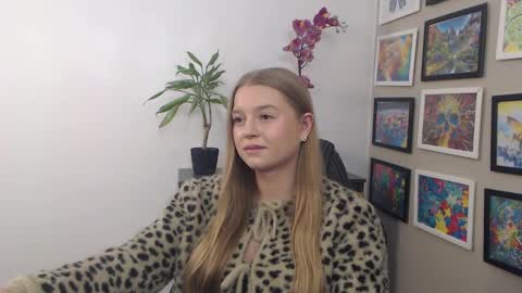 Snapshot of mysteryericax chatting on 02-06-25, 10:37 Erica online show from 02-06-25, 10:37