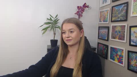 Snapshot of mysteryericax chatting on 02-07-25, 11:12 Erica online show from 02-07-25, 11:12
