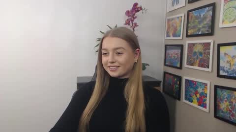 Snapshot of mysteryericax chatting on 02-10-25, 01:33 Erica online show from 02-10-25, 01:33