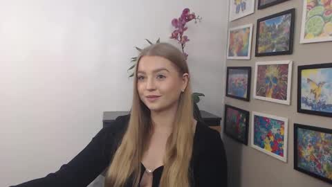 Snapshot of mysteryericax chatting on 02-15-25, 08:11 Erica online show from 02-15-25, 08:11