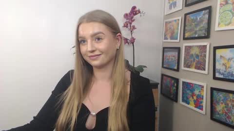 Snapshot of mysteryericax chatting on 02-15-25, 11:17 Erica online show from 02-15-25, 11:17