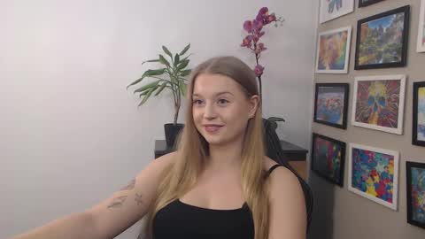 Snapshot of mysteryericax chatting on 02-26-25, 08:15 Erica online show from 02-26-25, 08:15