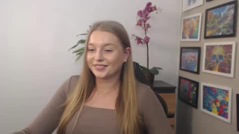 Snapshot of mysteryericax chatting on 03-04-25, 12:55 Erica online show from 03-04-25, 12:55