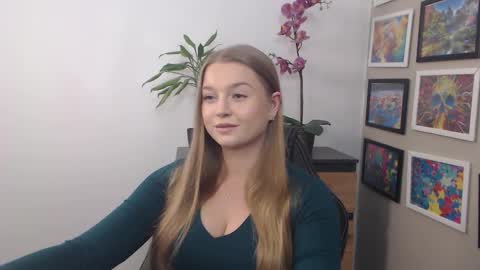 Snapshot of mysteryericax chatting on 03-06-25, 10:41 Erica online show from 03-06-25, 10:41