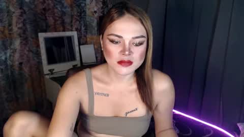 UR GIRL NEXTDOOR online show from 01-12-25, 04:42
