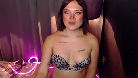 UR GIRL NEXTDOOR online show from 03-07-25, 08:02