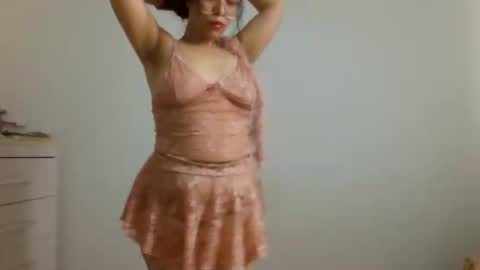 Mika online show from 11-04-25, 06:51