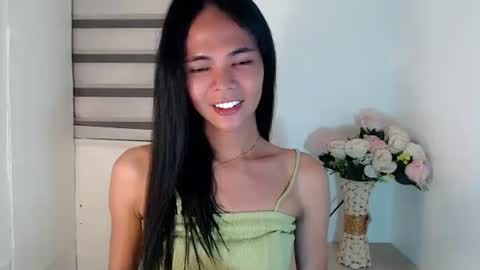 Snapshot of mysticofcum22 chatting on 01-05-25, 03:45 Krestine online show from 01-05-25, 03:45