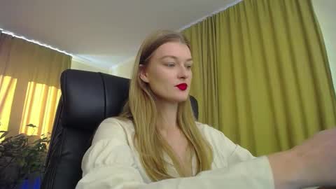 mysticvenus_ online show from 10-25-25, 10:34