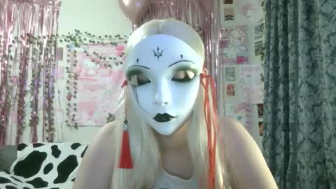 Snapshot of mysticyumiko chatting on 12-22-25, 02:25 mysticyumiko online show from 12-22-25, 02:25