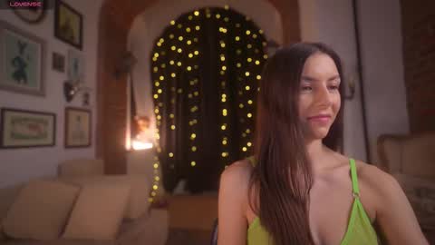 Snapshot of myxspacegirl chatting on 03-04-26, 02:17 Kate or KT online show from 03-04-26, 02:17