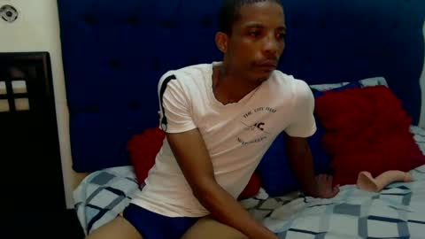 Snapshot of mzansihottestcouple chatting on 02-20-25, 09:42 mzansihottestcouple online show from 02-20-25, 09:42