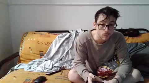 a Ordinary Boy online show from 02-08-26, 02:04