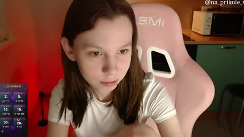 Snapshot of na_prikole_ chatting on 04-18-26, 07:58 Vanessa and Julia online show from 04-18-26, 07:58