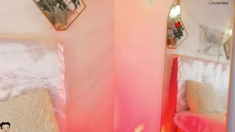 naamah_b online show from 09-17-25, 02:30