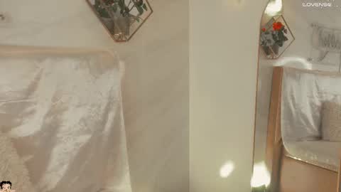 naamah_b online show from 11-21-25, 03:54