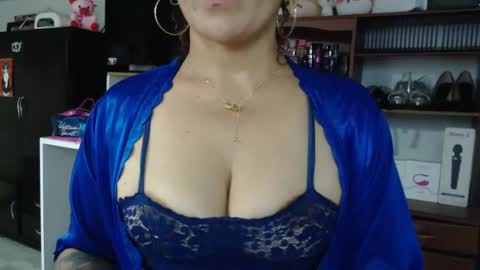 Snapshot of nadia_abaud chatting on 02-09-25, 06:22 Nadia online show from 02-09-25, 06:22