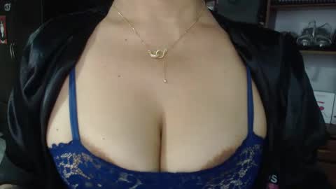 Snapshot of nadia_abaud chatting on 02-16-25, 04:20 Nadia online show from 02-16-25, 04:20