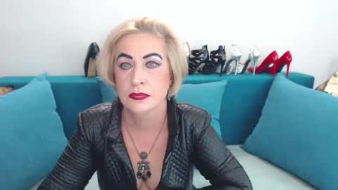 Snapshot of nadiafemdom chatting on 09-11-25, 12:16 NadiaFemDom online show from 09-11-25, 12:16