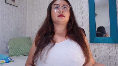 Nadia online show from 12-17-24, 10:44