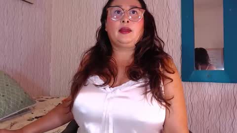 Nadia online show from 09-08-25, 05:56