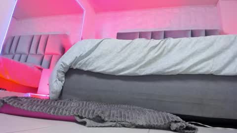 Snapshot of naeniademon_ chatting on 02-20-26, 06:26 Naenia online show from 02-20-26, 06:26