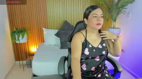 N A H I A online show from 06-19-26, 12:09