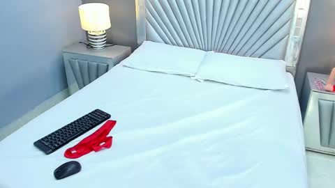 Nahiara Gray online show from 09-17-25, 08:54