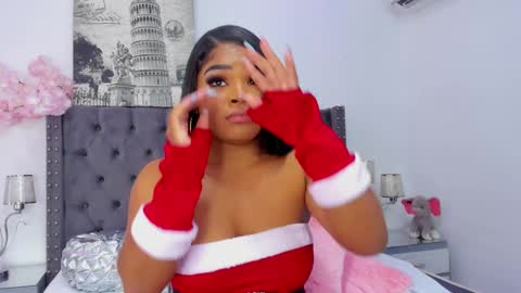 NahiaraReina  online show from 12-01-24, 04:29