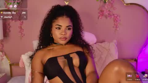 NahiaraReina  online show from 04-30-26, 03:51