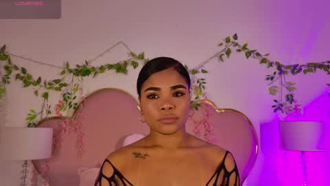 NahiaraReina  online show from 05-02-26, 02:00