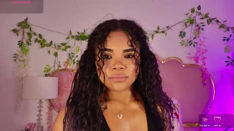 NahiaraReina  online show from 05-07-26, 01:49